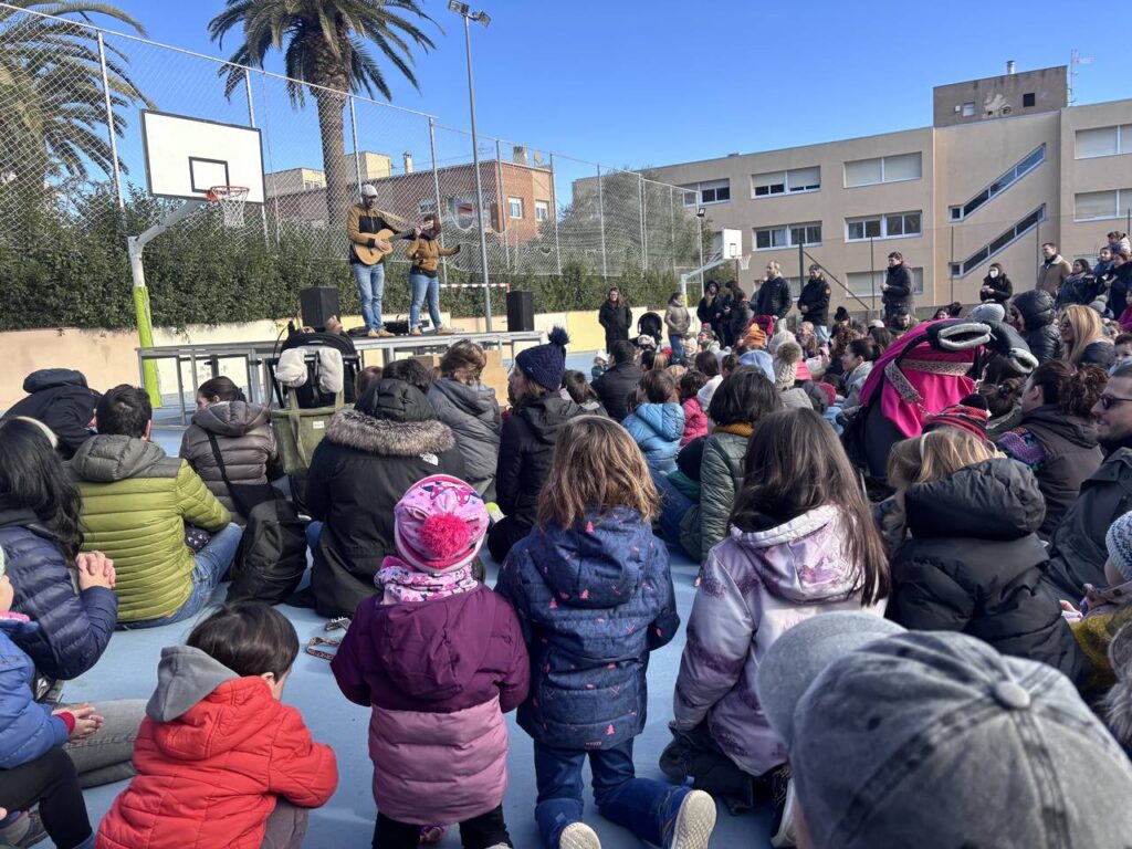 un matí de contes, comunitat i emocions a l’escola 01
